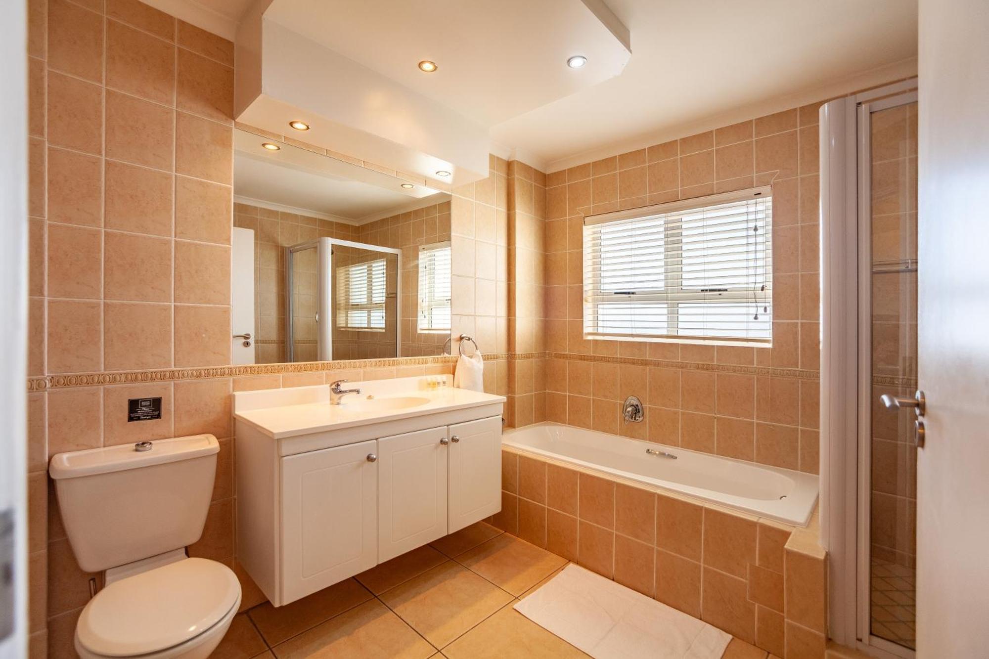 Luxury Ocean View Beachfront 2 Bed Apartment -206 The Waves, Blouberg, Cape Town Bloubergstrand Eksteriør billede